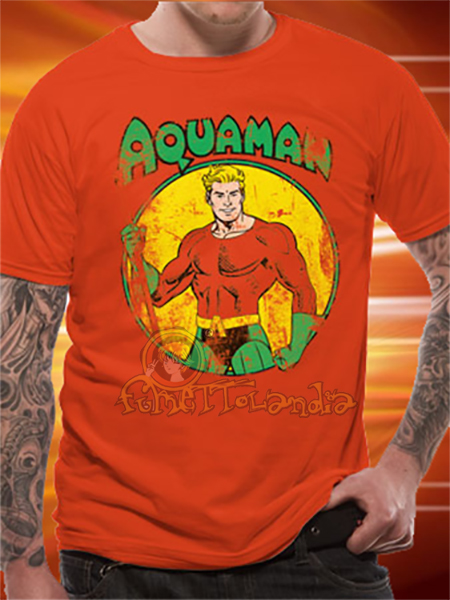 AQUAMAN ALL THE HEROES DISTRESSED T-SHIRT (M)