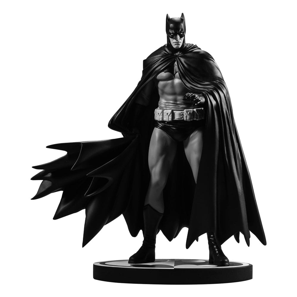 DC DIRECT RESIN STATUE BATMAN BLACK & WHITE (BATMAN BY LEE WEEKS) 19 CM