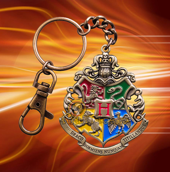 HARRY POTTER HOGWARTS CREST KEYCHAIN